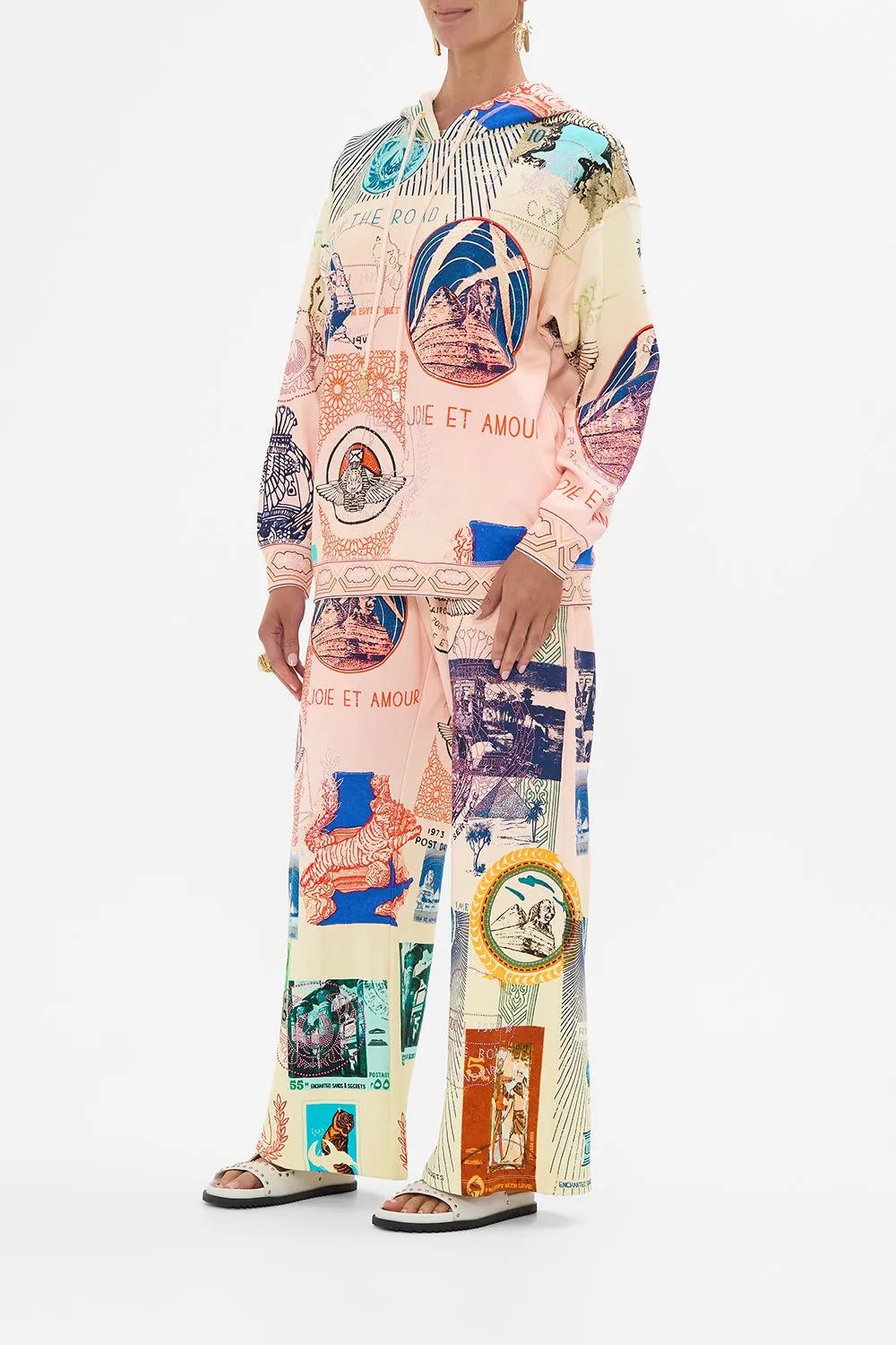 HOODY WITH POCKETS HAUTE PASSPORT